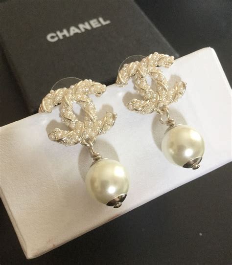 chanel mini pearl drop gold eafjngs 20q8|CHANEL Pre.